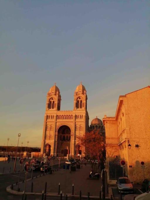 T2 De Charme Au Coeur Du Panier Lägenhet Marseille Exteriör bild